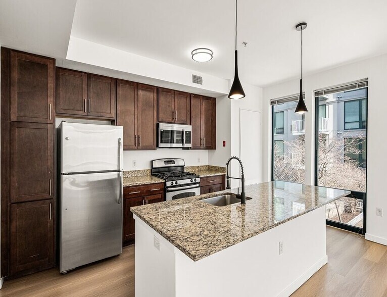 More Photos Of 121 Towne St, Stamford Apartments For Lease