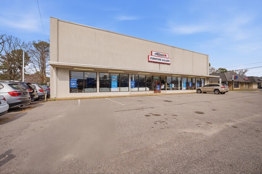 More Photos Of 6542 E Virginia Beach Blvd, Norfolk Freestanding For Lease