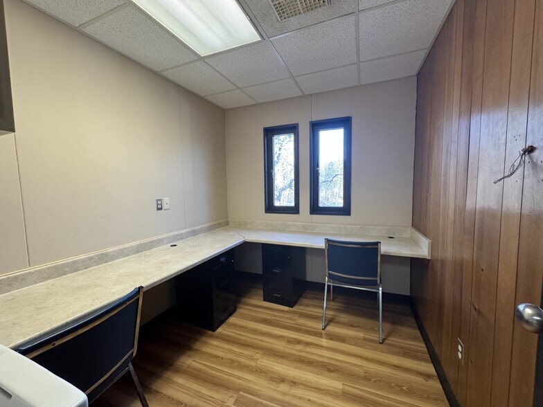 More Photos Of 106 Nate Whipple Hwy, Cumberland Office For Lease
