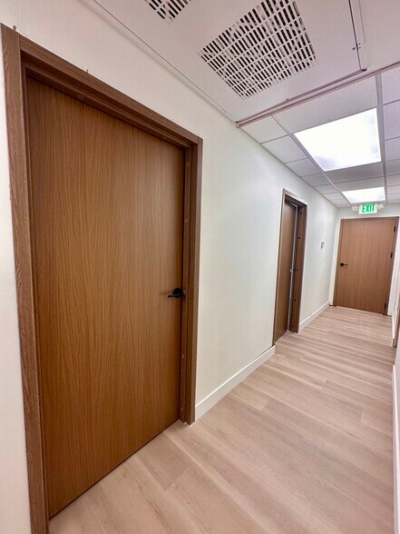 More Photos Of 16660 Paramount Blvd, Paramount Medical For Lease