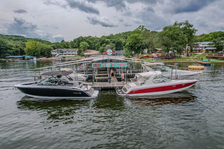 More Photos Of 1062 Susan Rd, Lake Ozark Hotel For Sale