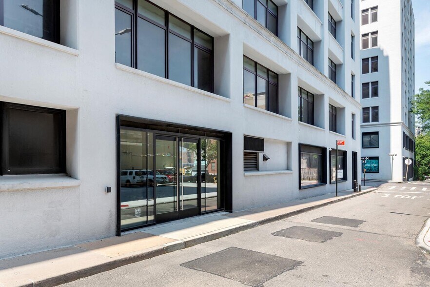 More Photos Of 25 Columbia Hts, Brooklyn Office For Lease