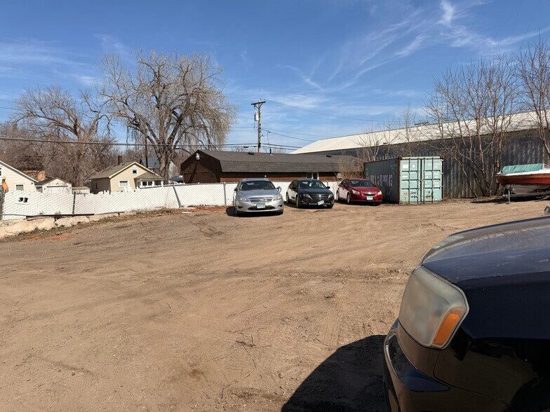 More Photos Of 14 Acker St W, Saint Paul Auto Repair For Lease