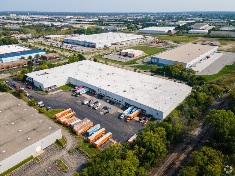 More Photos Of 740 Frontenac Rd, Naperville Warehouse For Lease