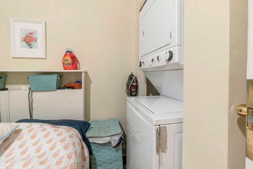 More Photos Of 5011 Roland Ave, Baltimore Apartments For Sale