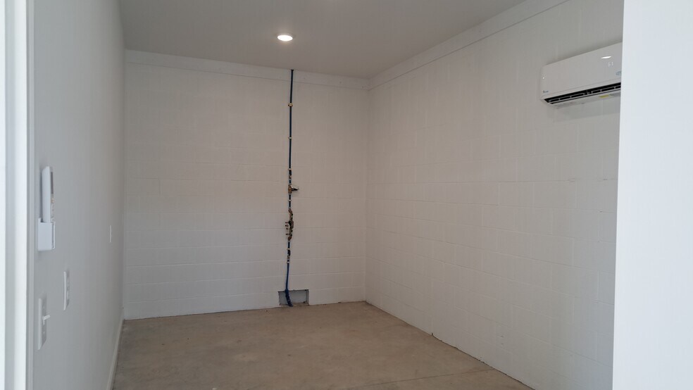 More Photos Of 29 Dorton Way, Crossville Light Distribution For Sale