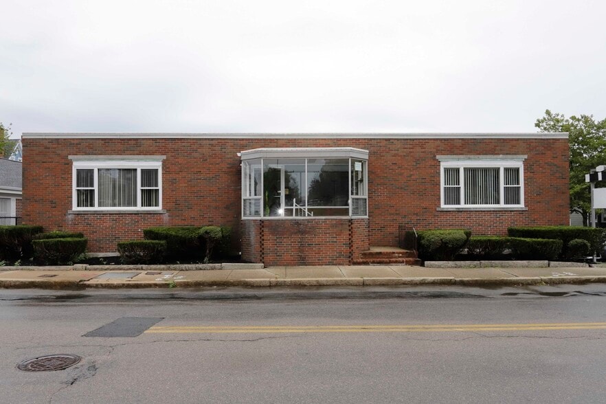 More Photos Of 460 County St, New Bedford Office For Lease