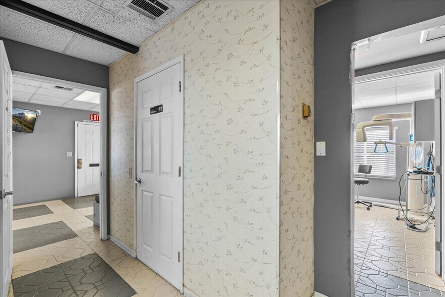 More Photos Of 1020 E Florida Ave, Hemet Freestanding For Sale