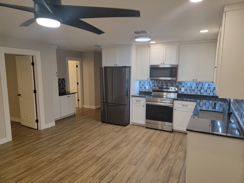 More Photos Of 8205 N La Homa Rd, Mission Apartments For Sale