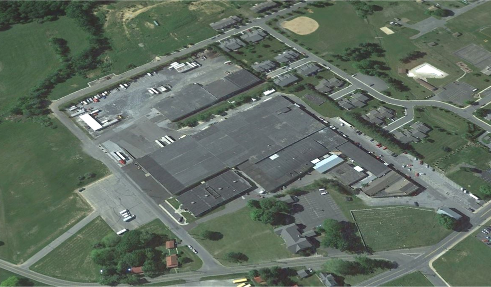 More Photos Of 20 N Front St, Bally Distribution For Sale