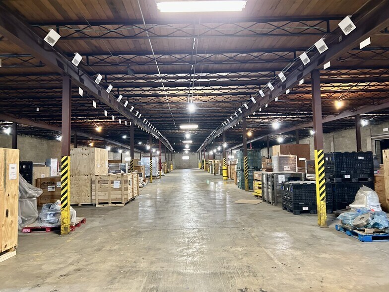 More Photos Of 729 Chapman Ave, Neenah Warehouse For Sale