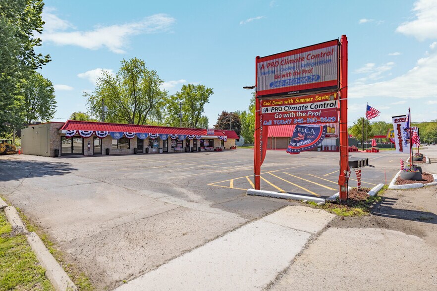 More Photos Of 35628 Jefferson Ave, Harrison Township Medical For Lease