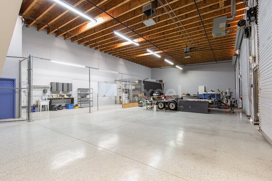 More Photos Of 2057 Pabco Rd, Henderson Warehouse For Lease