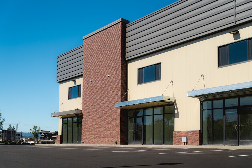 More Photos Of 285 Nagareda Dr, Gilroy Warehouse For Lease