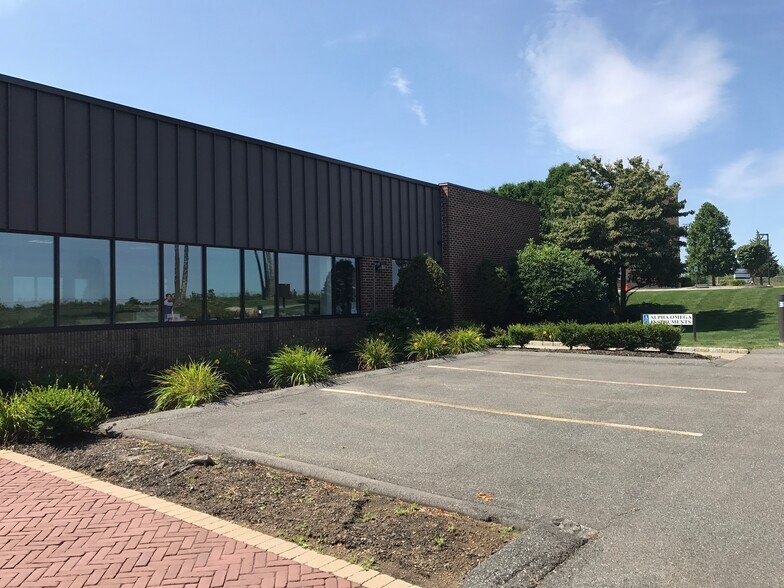 More Photos Of 40 Albion Rd, Lincoln Warehouse For Lease