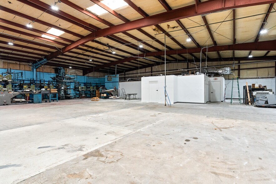 More Photos Of 100 N 11th St, Van Buren Warehouse For Sale