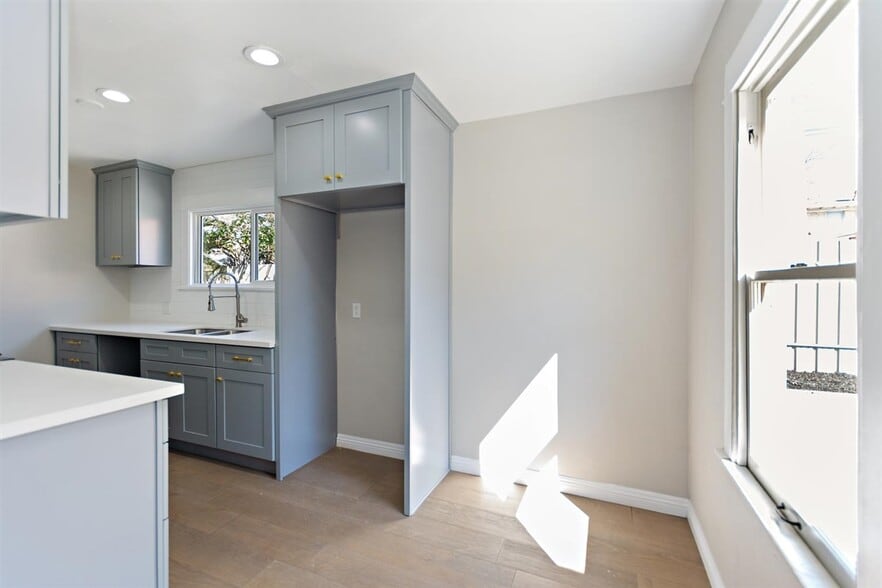 More Photos Of 1703 S Burlington Ave, Los Angeles Apartments For Sale