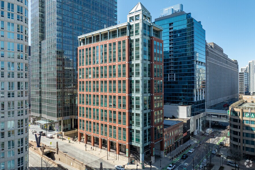 More Photos Of 350 N LaSalle St, Chicago Office For Lease