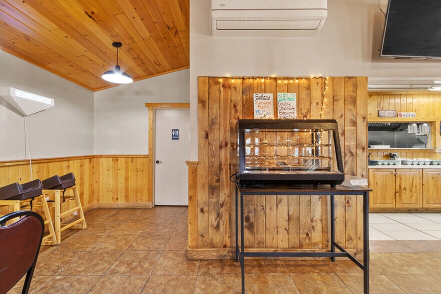 More Photos Of 200 Main st, Idaho City Specialty For Sale