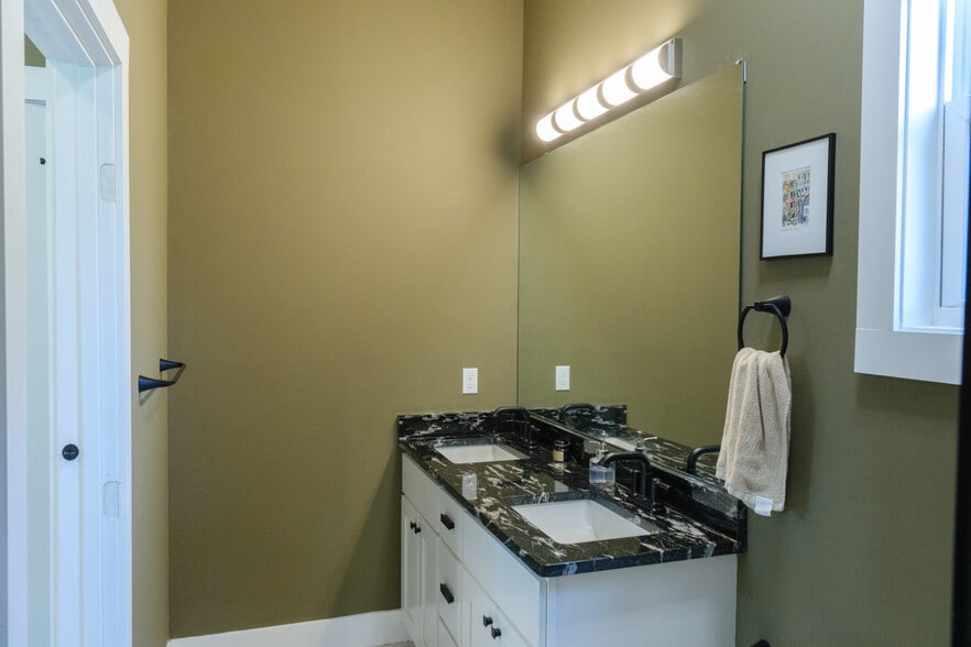 More Photos Of 14 Red Maple Dr, Weaverville Multifamily For Sale