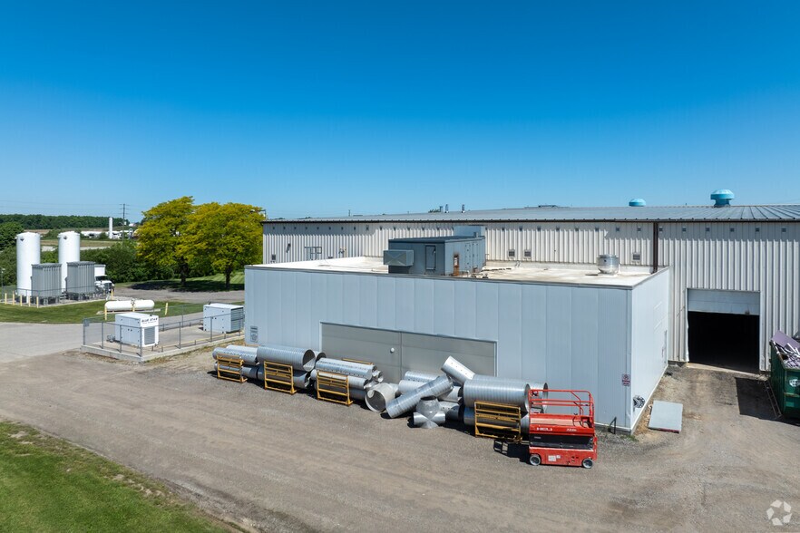 More Photos Of 516 John St N, Aylmer Manufacturing For Lease