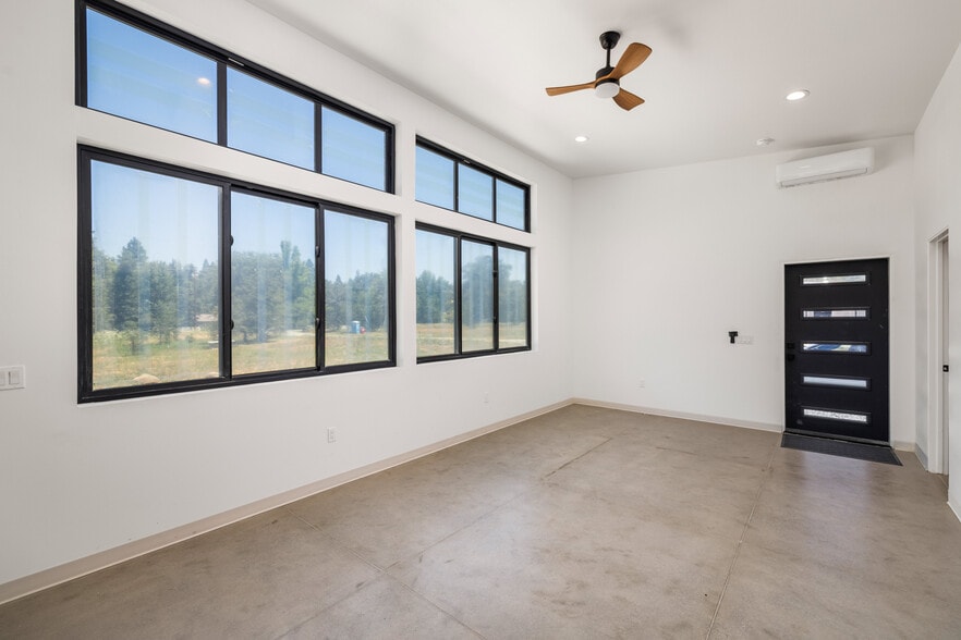 More Photos Of 18093 Lasso Loop, Penn Valley Apartments For Sale
