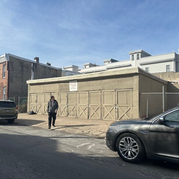 More Photos Of 2530 E Monmouth St, Philadelphia Storefront Retail Office For Lease