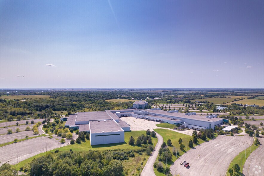 More Photos Of 2001 N Division St, Harvard Manufacturing For Lease