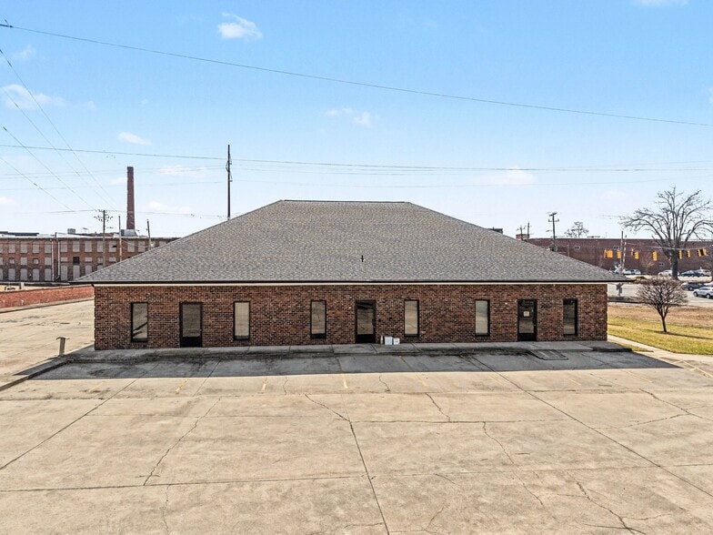 More Photos Of 208 W Salisbury St, Asheboro Medical For Lease