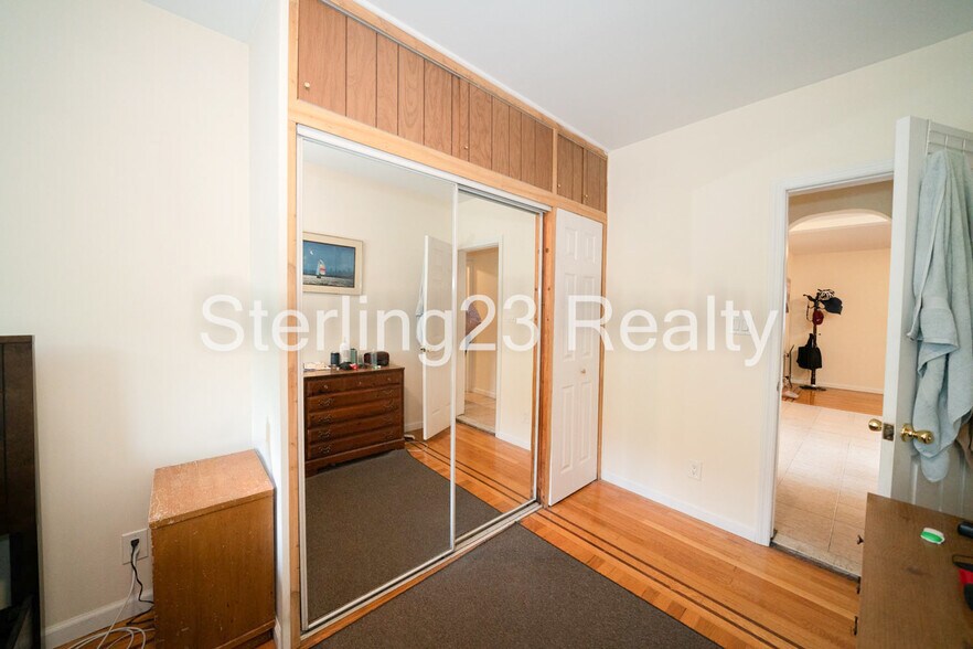 More Photos Of , Astoria General Retail For Sale