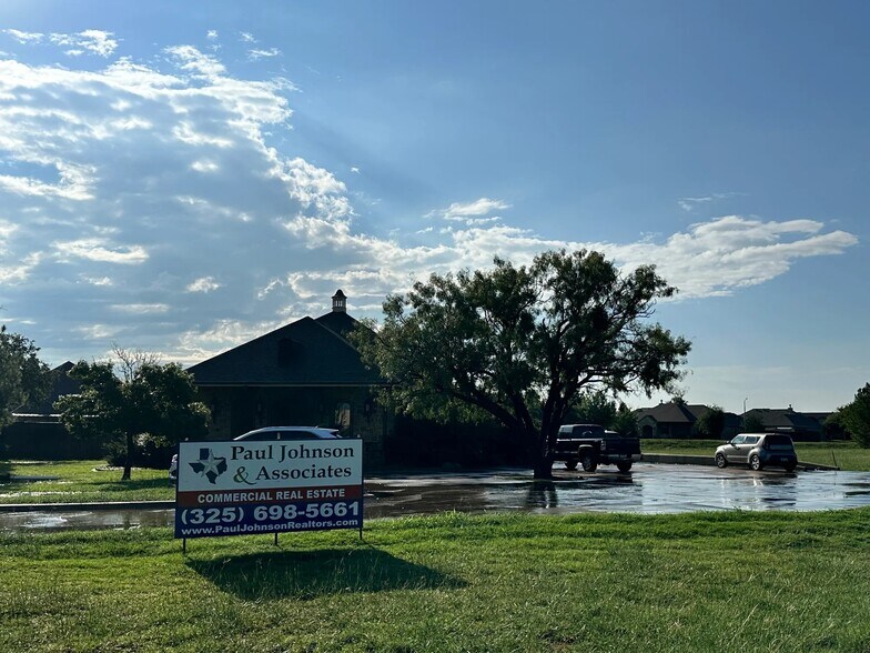Primary Photo Of 441 Lone Star Dr, Abilene Office For Sale