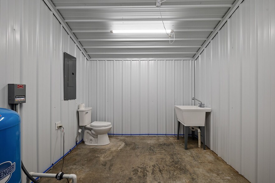 More Photos Of 2184 Highway B, Mansfield Distribution For Sale