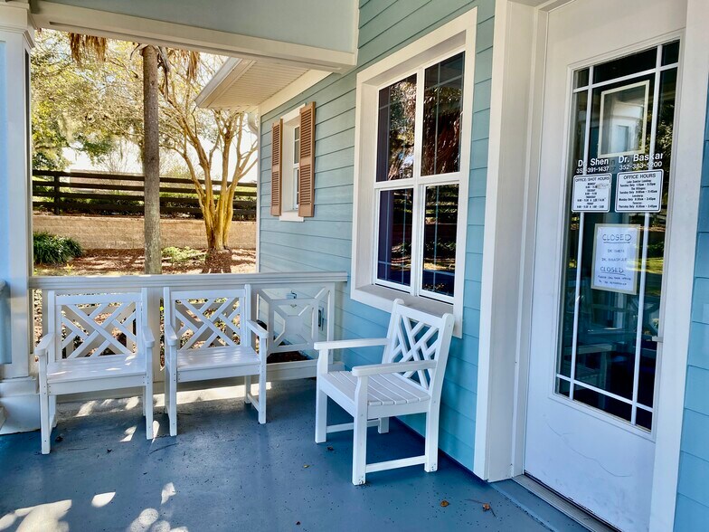 More Photos Of 910 Old Camp Rd, Lady Lake Medical For Sale