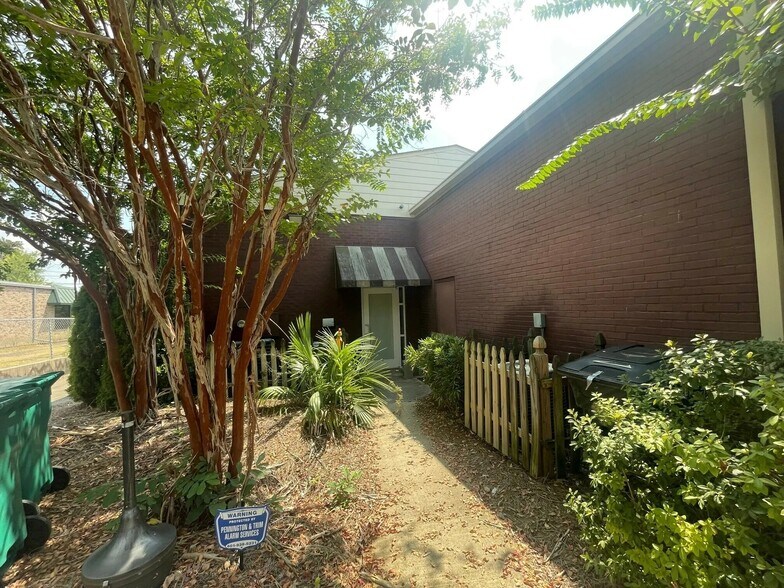 More Photos Of 151 E Center St, Canton Office For Sale
