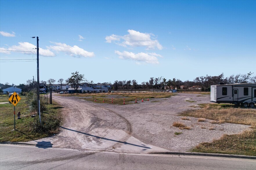 More Photos Of 1503 Holland Rd, Belton Warehouse For Lease