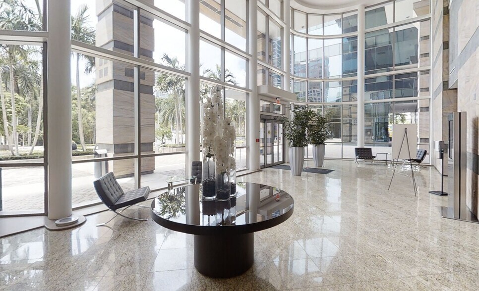 More Photos Of 1 E Broward Blvd, Fort Lauderdale Office For Lease