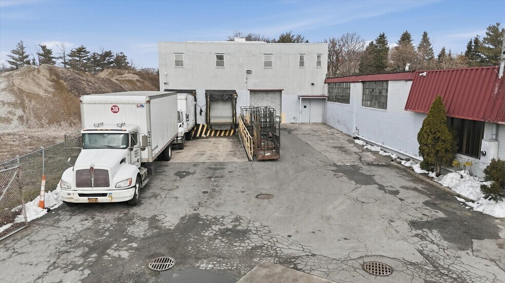 More Photos Of 1245 Marconi Blvd, Copiague Warehouse For Sale