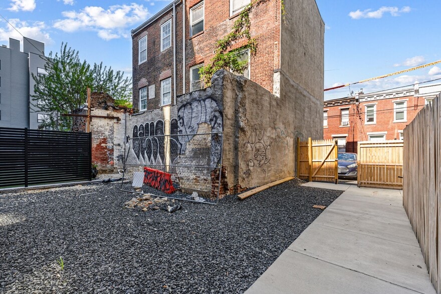 More Photos Of 1924 N Front St, Philadelphia Apartments For Lease