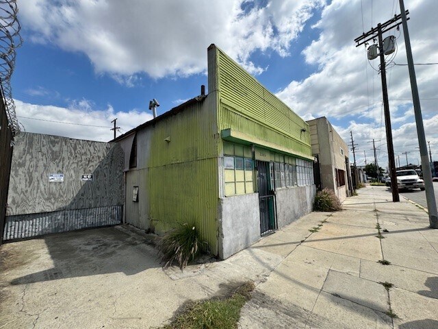 More Photos Of 3365 Union Pacific Ave, Los Angeles Manufacturing For Sale