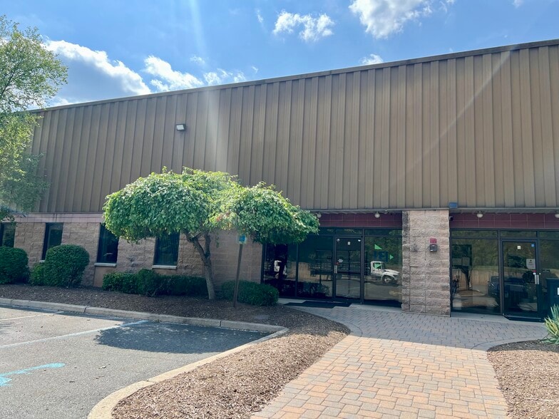 More Photos Of 50 Tannery Rd, Somerville Warehouse For Lease