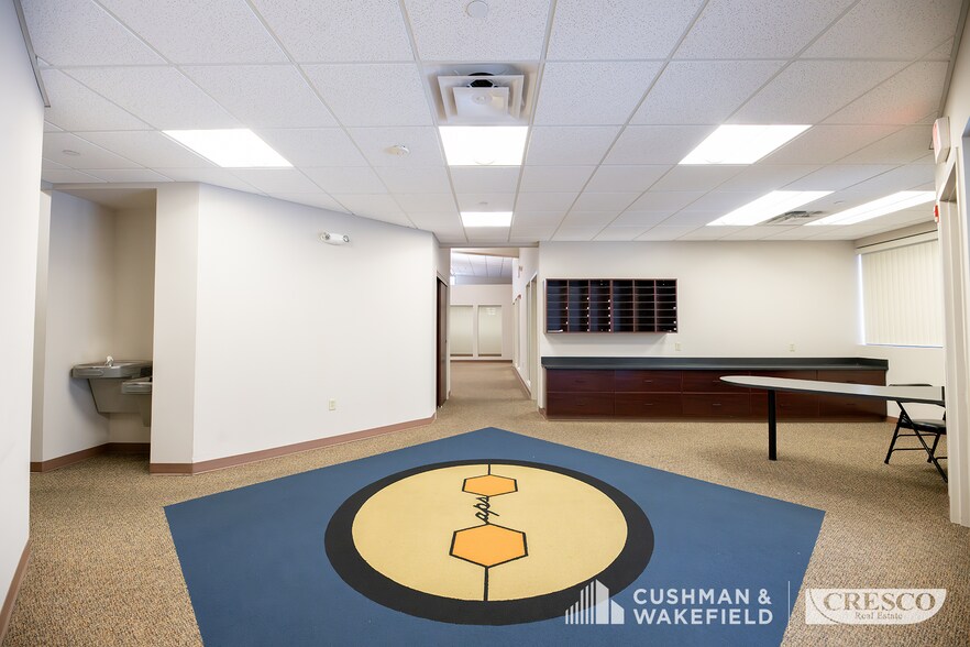 More Photos Of 62 N Summit St, Akron Manufacturing For Sale