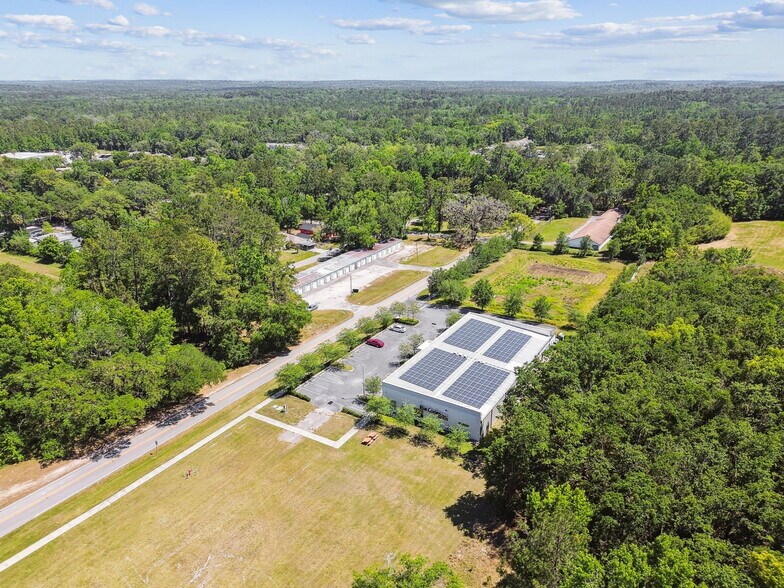 More Photos Of 924 Hale Ave, Brooksville Office For Sale