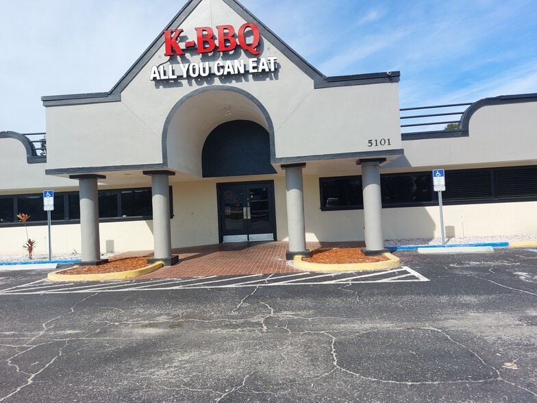 More Photos Of 5101 E Colonial Dr, Orlando Restaurant For Sale