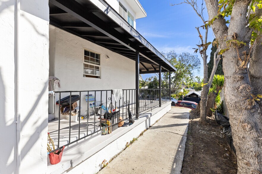 More Photos Of 402 Olivewood Ter, San Diego Multifamily For Sale