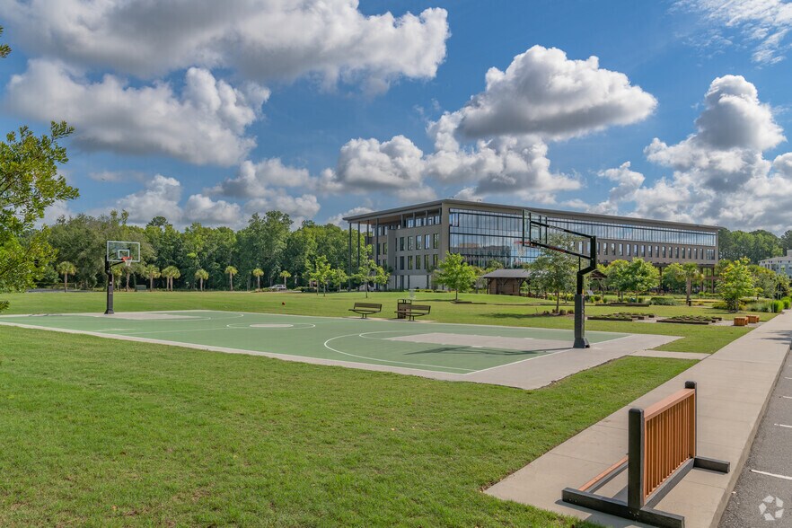 More Photos Of 65 Fairchild St, Charleston Office For Lease