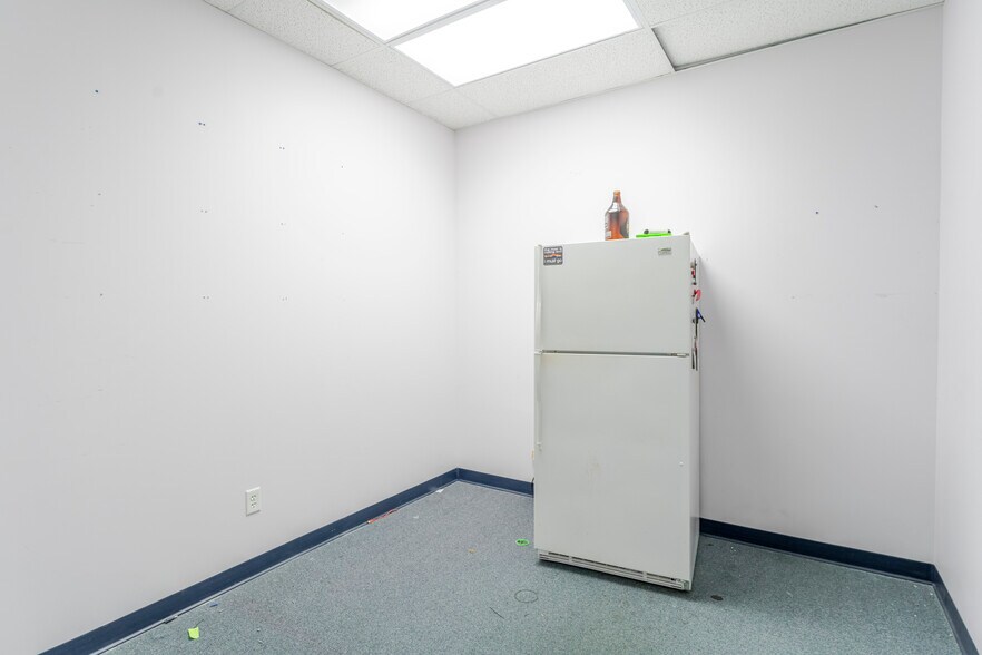 More Photos Of 1410 Incarnation Dr, Charlottesville Medical For Sale