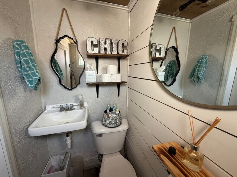 More Photos Of 320 N Main St, Scandinavia Storefront Retail Residential For Sale