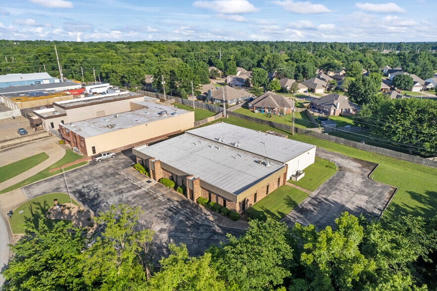 More Photos Of 1815 W Detroit St, Broken Arrow Service For Lease
