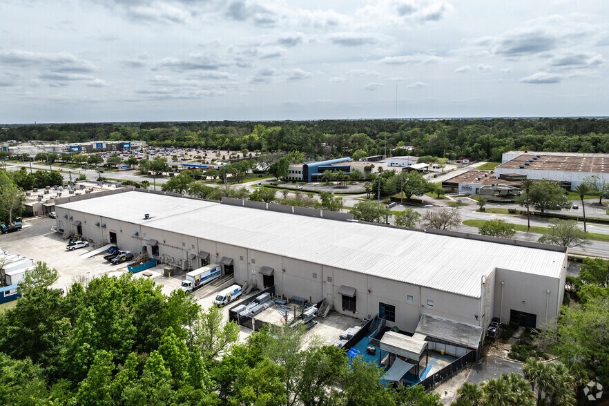 More Photos Of 4051 Philips Hwy, Jacksonville Light Distribution For Lease