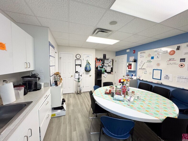 More Photos Of 5 Durham Rd, Guilford Medical For Sale